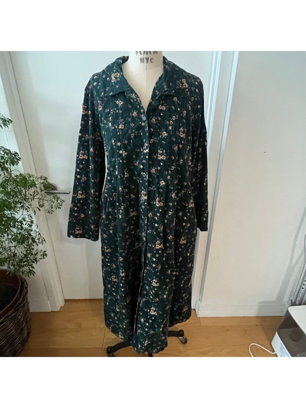 LA CERA Green Corduroy Floral‎ Button Down Maxi  Size Large